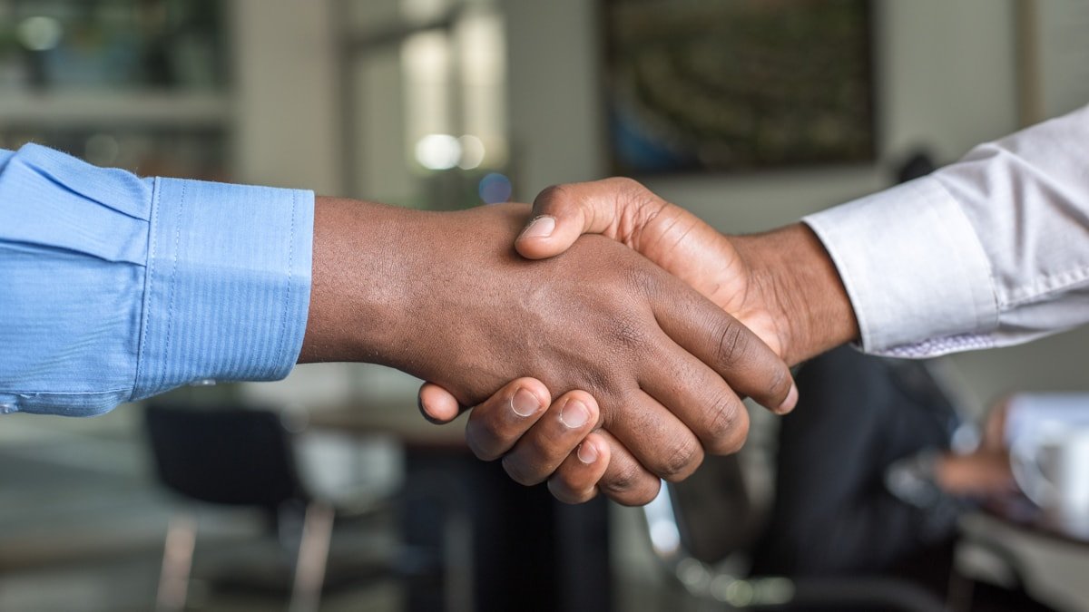Imagem relacionada ao artigo: Proposta comercial que ajuda a decidir: estrutura, preço, escopo e próximos passos